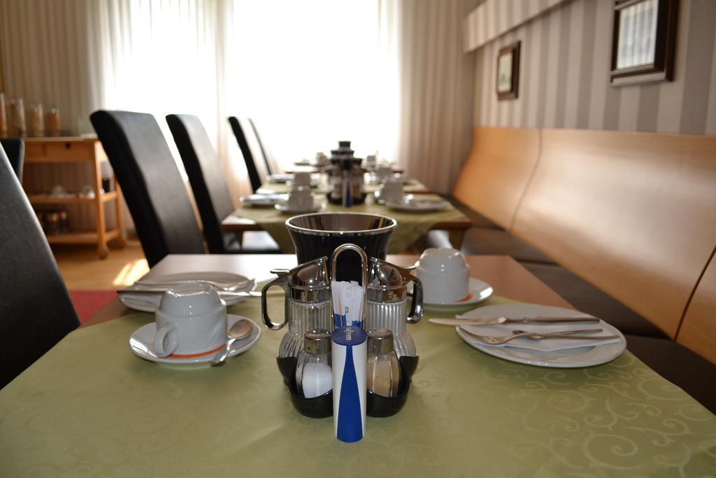 Hotel Minerva Garni Düsseldorf Exteriör bild